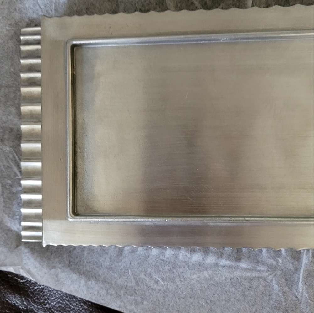 Kenneth Cole Reaction Divided Server - Picture 7 of 11